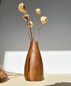 Jarrón de Madera de Nogal Hecho a Mano, Diseño Minimalista, Maceta Decorativa Moderna de Madera Sólida para Decoración de Mesa en Hogar u Oficina - Product Image 3