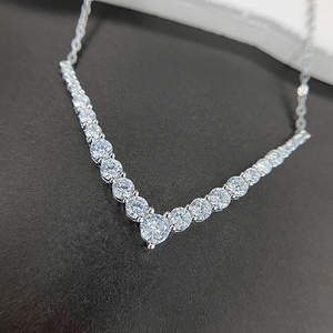 Collar con Colgante de Diamantes en Forma de V, Diseño Original Premium, Elegante y Sencillo, Plata de Ley S925, Joyería Fina, Regalo para Mujer - Product Image 2