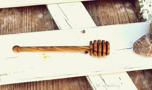 Elegant Wooden Honey Dipper for Dining and <b>Serving</b> - Product Image 2