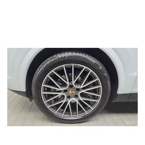 Porsche Cayenne 3.0 Coupé 2024, 51 414 km, Volant à Gauche, Boîte Automatique, Sièges en Cuir avec Caméra Arrière - Product Image 5