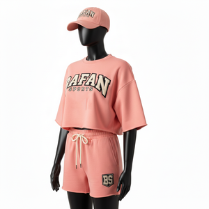 Ensemble de survêtement court en molleton de coton premium 100 % coton pour femme, 280 GSM, couleur pêche douce, avec logo brodé personnalisé - Product Image 4