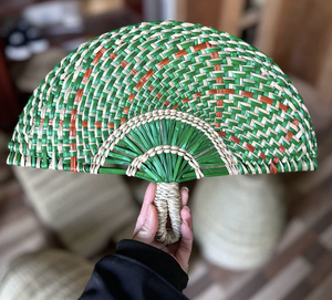 Éventail artisanal en jonc de mer du Vietnam, en fibre naturelle, accessoire rafraîchissant, décoratif, cadeau vintage, décoration intérieure - Product Image 1