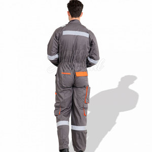 Overol de Seguridad Profesional Impermeable y Ligero con Ajuste Cómodo y Costuras Resistentes para Trabajadores Industriales y Equipos Técnicos - Product Image 4