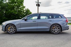 Volvos V60 Recharge T8 Polestar Engineered Wagon 2023, Listo para Envío a Todo el Mundo - Product Image 6