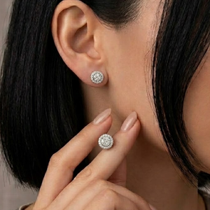 ต่างหูเม็ดกลมสีขาวทอง18K ลายดอกไม้ที่ยอดเยี่ยม - Product Image 3