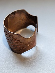 Mancuernillas Antiguas y de Cobre Diseñadas por Artesanos y Accesorios de Moda de Cristal con Diseño Detallado - Product Image 4