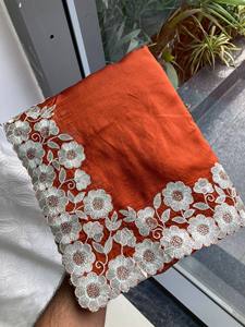 Sari indien traditionnel en soie avec broderie florale argentée pour mariage et occasions spéciales, sari long pour femmes - Product Image 4