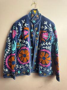 Chaqueta Suzani de Diseño Abstracto para Mujer, Bordada a Mano, de Algodón y Terciopelo, Estilo Étnico Moderno, Boho Chic, Prenda Exterior de Lujo, Túnica Artesanal - Product Image 2