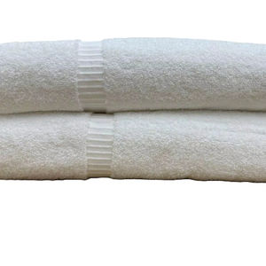 Juego de Toallas de Hotel de Lujo de 5 Estrellas con Logotipo Personalizado, Toallas Blancas 100% Algodón, Toallas Faciales, de Manos y de Baño - Product Image 3