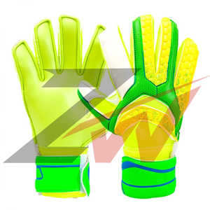 Gants de gardien de but de football confortables, durables, en cuir, respirants, antidérapants, ajustables, avec nom et logo personnalisés - Product Image 3
