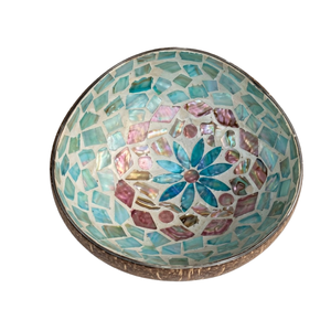 Vente en gros de bols en noix de coco gravés uniques, artisanaux, durables, polis, écologiques, de haute qualité, artisanat moderne - Product Image 1