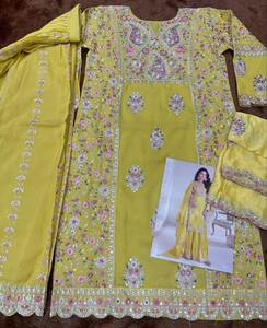 Conjunto de Kurta Sharara Dupatta turquesa con bordados elaborados para mujer, traje de lujo pakistaní para bodas y fiestas, especial para Eid. - Product Image 6