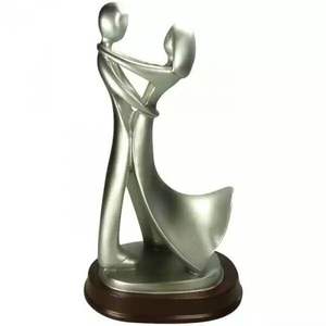 Escultura artística de aluminio fundido que transmite una restricción emocional, claridad estructural y una intención escultórica duradera. - Product Image 5