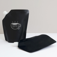 Pochettes à bec verseur personnalisées pour boissons, sachets liquides, emballages en plastique pour thé au lait, pochettes à bec verseur personnalisées