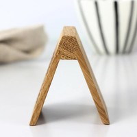 Support de menu rectangulaire en bois de chêne naturel gravé sur mesure avec code QR, support de table, panneau de table, présentoir, style antique moderne, artisanat