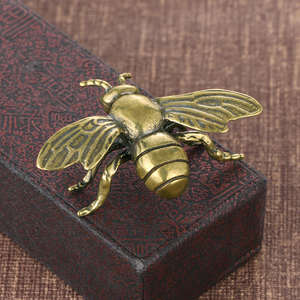 Figuras de Animales Artesanales de Latón y Cobre con Acabado en Bronce Antiguo y Color Plata Dorado, Diseño Creativo de Abeja y Flor Audaz, Venta al por Mayor en India - Product Image 2