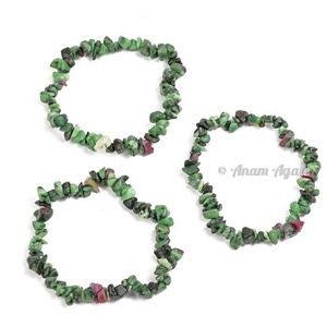 Mayorista Mejores tarifas Piedra semipreciosa Artesanía Rubí Zoisita Chips Anam Ágata Todas las piedras Pulseras Arte popular Grabado - Product Image 1