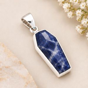 Pendentif en Sodalite Naturelle, Pendentif Cercueil en Pierre Précieuse Bleue, Pendentif Statement en Argent Sterling 925, Bijou Bohème en Cristal, Cadeau - Product Image 1