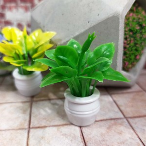 Planta en maceta en miniatura para casa de muñecas, modelo de flor verde de plástico, accesorio de paisaje exterior para mayores de 14 años, escala 1:12 - Product Image 6
