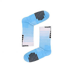 Chaussettes de sport d'extérieur pour hommes, nouveau design, 100% coton, meilleure qualité, avec grip personnalisé pour équipe, fabriquées au Pakistan - Product Image 4