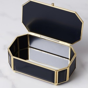 Caja Organizadora de Joyas de Lujo con Forma Hexagonal, de Latón y Vidrio Negro, con Vidrio Biselado, Último Modelo 2026 - Product Image 2