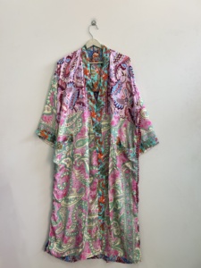Robe de nuit kimono longue en soie patchwork faite à la main pour femmes - Product Image 1