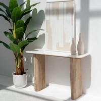 Table console Vandana Lunaris Altis avec plateau en marbre, design moderne et luxueux en bois massif