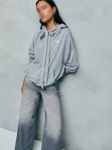 Sweat-shirts pour femmes surdimensionnés à col nœud papillon en mélange de coton, épaules tombantes, poche kangourou, coupe ample, style streetwear décontracté, marque privée ODM - Product Image 6