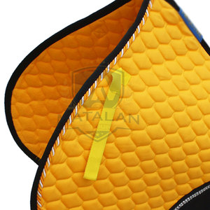 Tapis d'équitation matelassé à surface douce pour l'entraînement en écurie et en extérieur, équipement équestre, tapis de selle à faible MOQ - Product Image 5