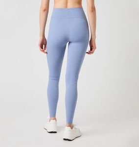 Ensemble d'entraînement premium sans coutures pour femme : Soutien-gorge de sport gainant et Legging sculptant taille haute – Confort optimal pour la gym, le yoga et le fitness - Product Image 6