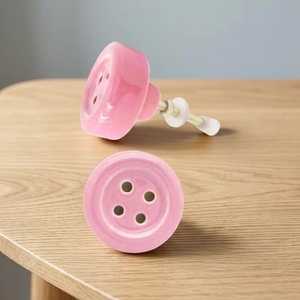 Tiradores Modernos Rosados de Latón y Madera con Diseño de Cuerno para Armarios, Gabinetes de Cocina, Salas de Estar, Baños, Escuelas y Apartamentos - Product Image 1