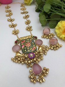Ensemble de bijoux ethniques tendance en or plaqué cachemire pour femmes, collier et boucles d'oreilles avec perles d'imitation, collier classique - Product Image 3