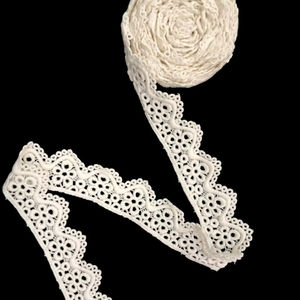 Encaje GPO Blanco de Alta Calidad Premium – Cinta de Encaje Bordado Floral de Guipur para Saris, Kurtis, Manualidades y Decoración del Hogar - Product Image 1