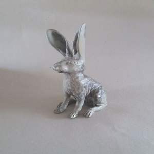 Sculpture de lapin en aluminium coulé artisanal, figurine décorative de lapin pour jardin, pelouse, patio, balcon, décoration intérieure et extérieure - Product Image 5