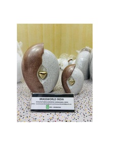 Urna Funeraria de Metal Brassworld India, Diseño Marrón Moteado con Emblema de Corazón, Decorativa, Personalizable - Product Image 1