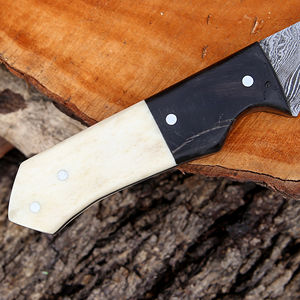 Couteau à dépecer artisanal en acier au carbone avec manche en bois, fabrication OEM prise en charge, idéal pour la chasse, le camping et la randonnée, qualité supérieure à prix abordable - Product Image 3