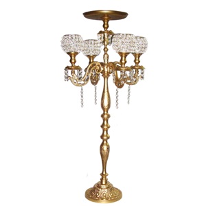 Candélabre en métal coûteux avec votives en cristal et plaque de fleurs Candélabres faits à la main décorés d'entrée et de jardin au design unique - Product Image 1