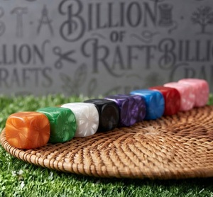 Dados de Resina de 16 mm, Multicolores, Acabado Perlado, Esquinas Cuadradas, Accesorios para Juegos de Mesa, Manualidades para Fiestas - Product Image 1