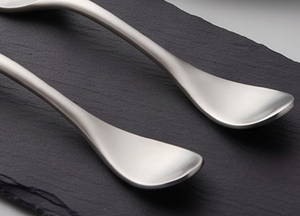 Juego de Cubiertos Minimalistas de Metal, Acabado Espejo, Aptos para Lavavajillas, Diseño de Cuchara y Tenedor, Vajilla para Bodas - Product Image 2