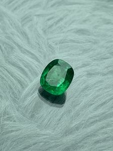 Émeraude naturelle zambienne de qualité supérieure, couleur vert vif, pierre facettée en forme de coussin, 4,34 ct, pour la fabrication de bijoux - Product Image 4