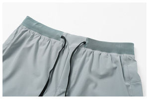 Shorts de sport décontractés pour hommes, confortables, coupe ample, taille mi-haute, avec cordon de serrage personnalisé, en tissu épais - Product Image 2