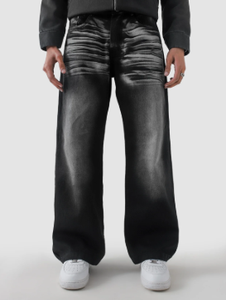 Vaqueros de mezclilla blancos 100% algodón personalizados con lavado ácido, efecto desgastado en las piernas y corte acampanado - Product Image 6