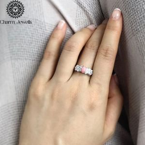 แหวนเงินแท้ 925 ประดับมอสซาไนต์สีชมพูทรงรี ดีไซน์ดอกไม้ ประดับเพชรทรงคุชชั่น สำหรับผู้หญิง จาก Charm_Jewells รับรองโดย IGI - Product Image 5