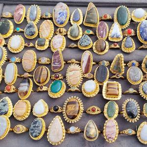 แหวนทองเหลืองประดับอัญมณีธรรมชาติ สำหรับโยคะ เรกิ จิตวิญญาณ และแฟชั่น ราคาไม่แพงจากอินเดีย - Product Image 1