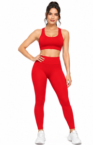 Ensemble de yoga pour femme : Short cycliste taille haute et brassière de sport froncée, idéal pour le Pilates, la gym, le fitness et l'entraînement. Vêtements de sport personnalisables avec logo, respirants et extensibles. - Product Image 5