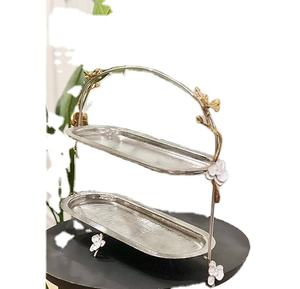 Plateaux indiens modernes en laiton avec motif floral, bols à salade de fruits et noix - Product Image 1