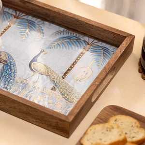 Plateau de service décoratif fait main en bois naturel laqué, imprimé floral, passe au lave-vaisselle, pour thé, café, collations, décoration intérieure - Product Image 3