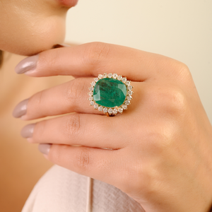 แหวนทองคำ 14K ประดับมรกตและเพชรแท้ 100% ดีไซน์หรูหรา แบบ ODM OEM สำหรับงานหมั้น ราคาขายส่ง - Product Image 2