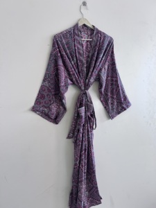 Robe de chambre en soie pour femme, peignoir, cadeau pour demoiselle d'honneur - Product Image 2