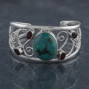 Bracelet manchette en argent sterling 925 avec turquoise et accents de grenat, motif volute orné, bijou statement pour femme - Product Image 2